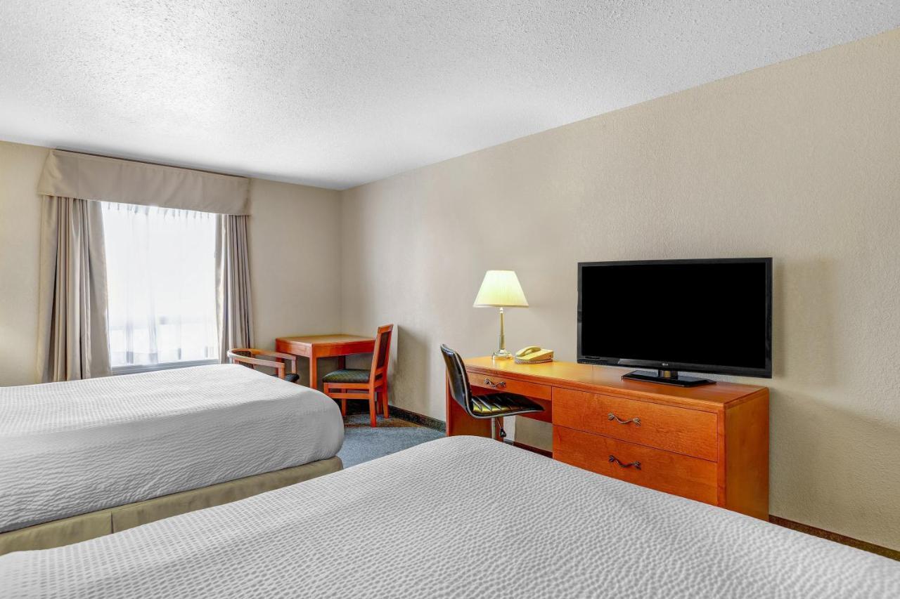 Days Inn By Wyndham Red Deer Dış mekan fotoğraf