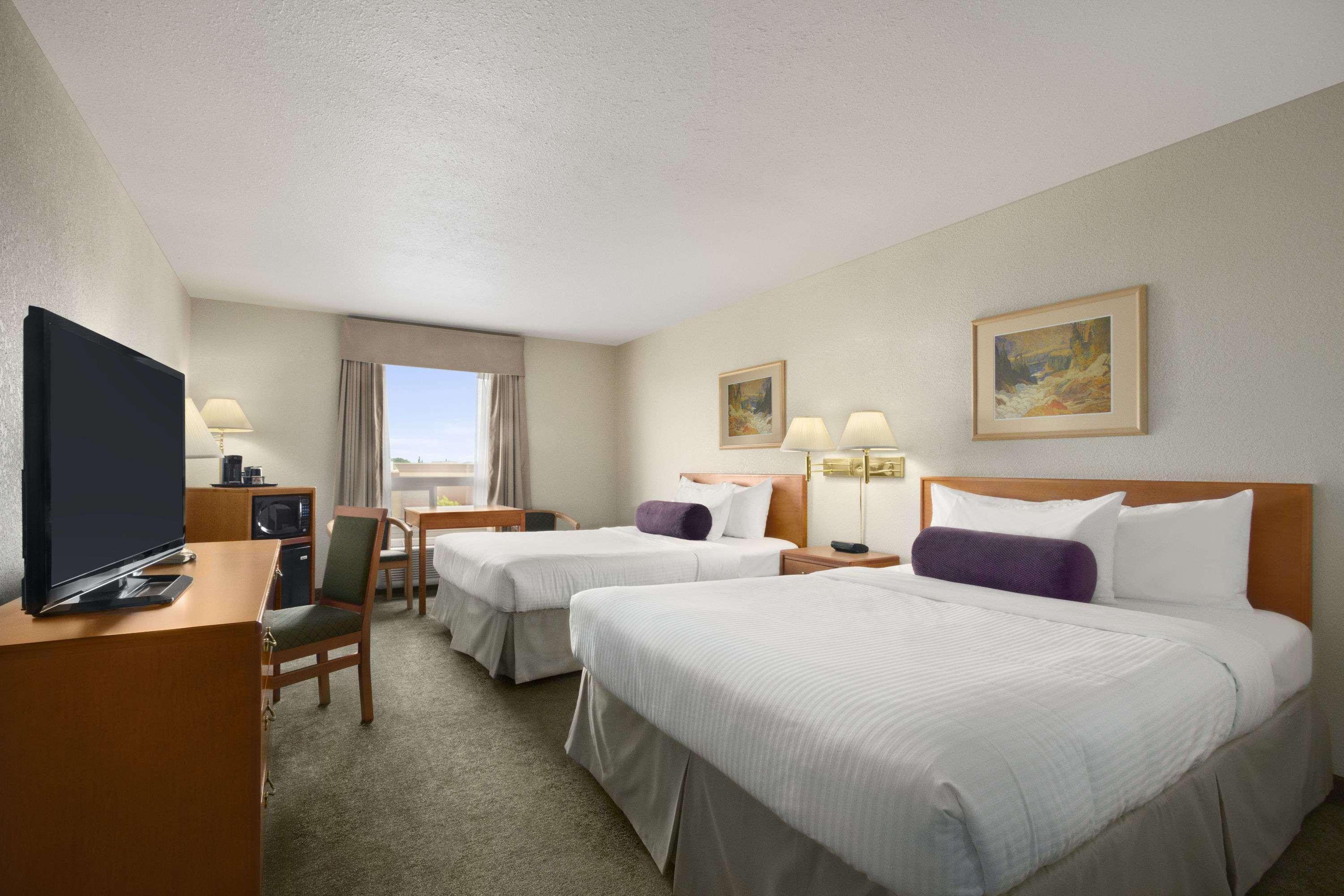 Days Inn By Wyndham Red Deer Dış mekan fotoğraf