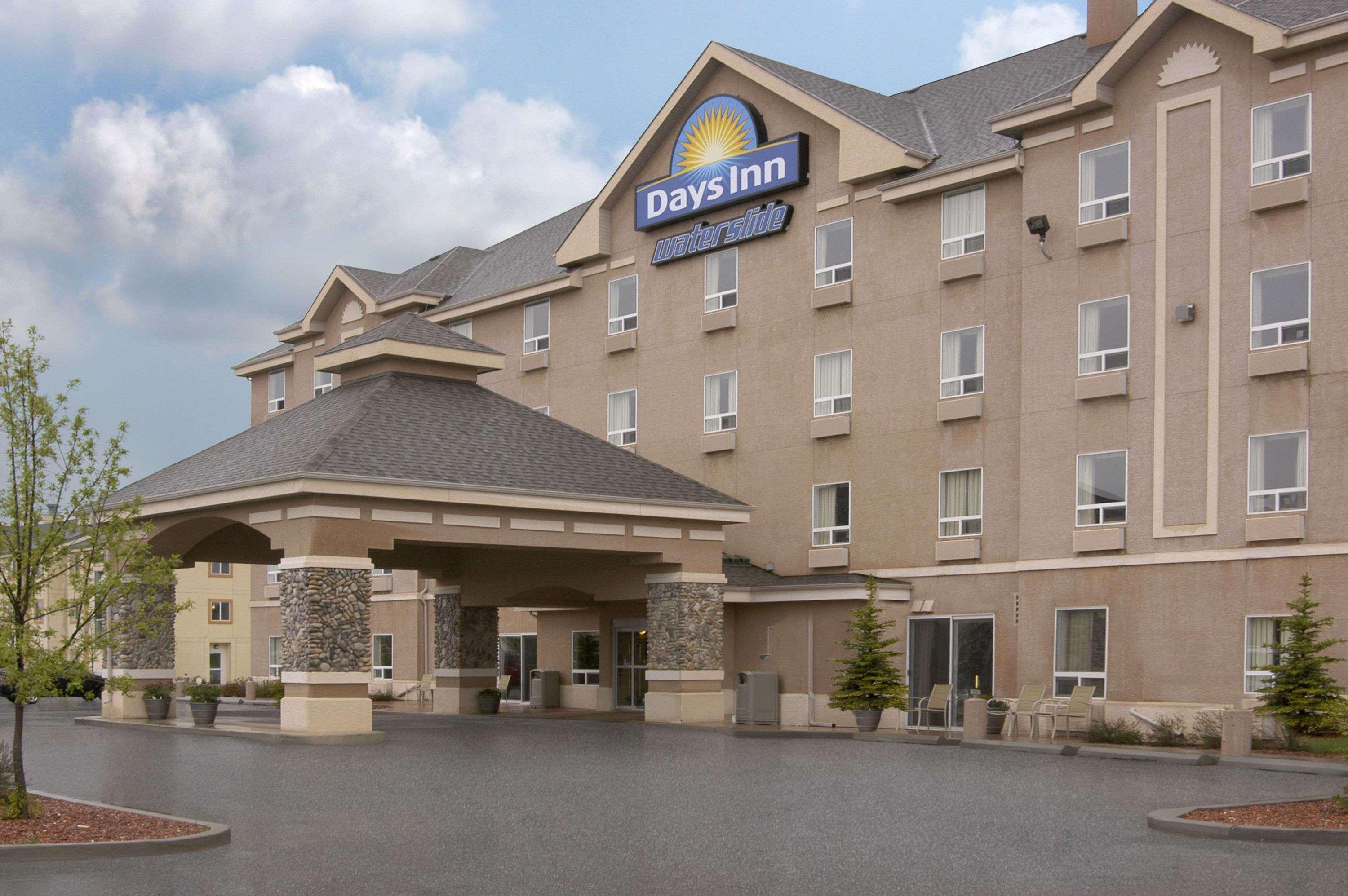 Days Inn By Wyndham Red Deer Dış mekan fotoğraf
