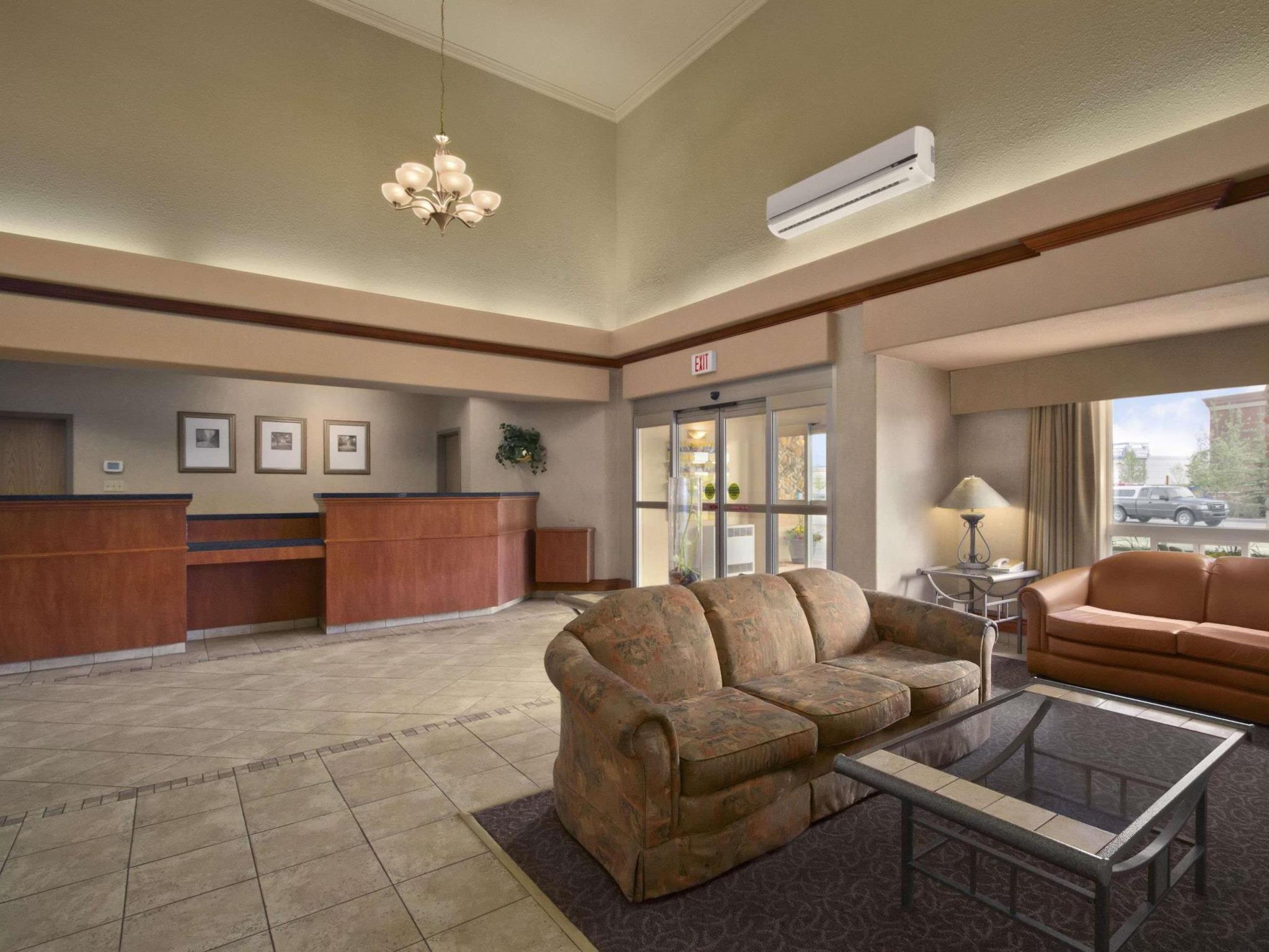 Days Inn By Wyndham Red Deer Dış mekan fotoğraf
