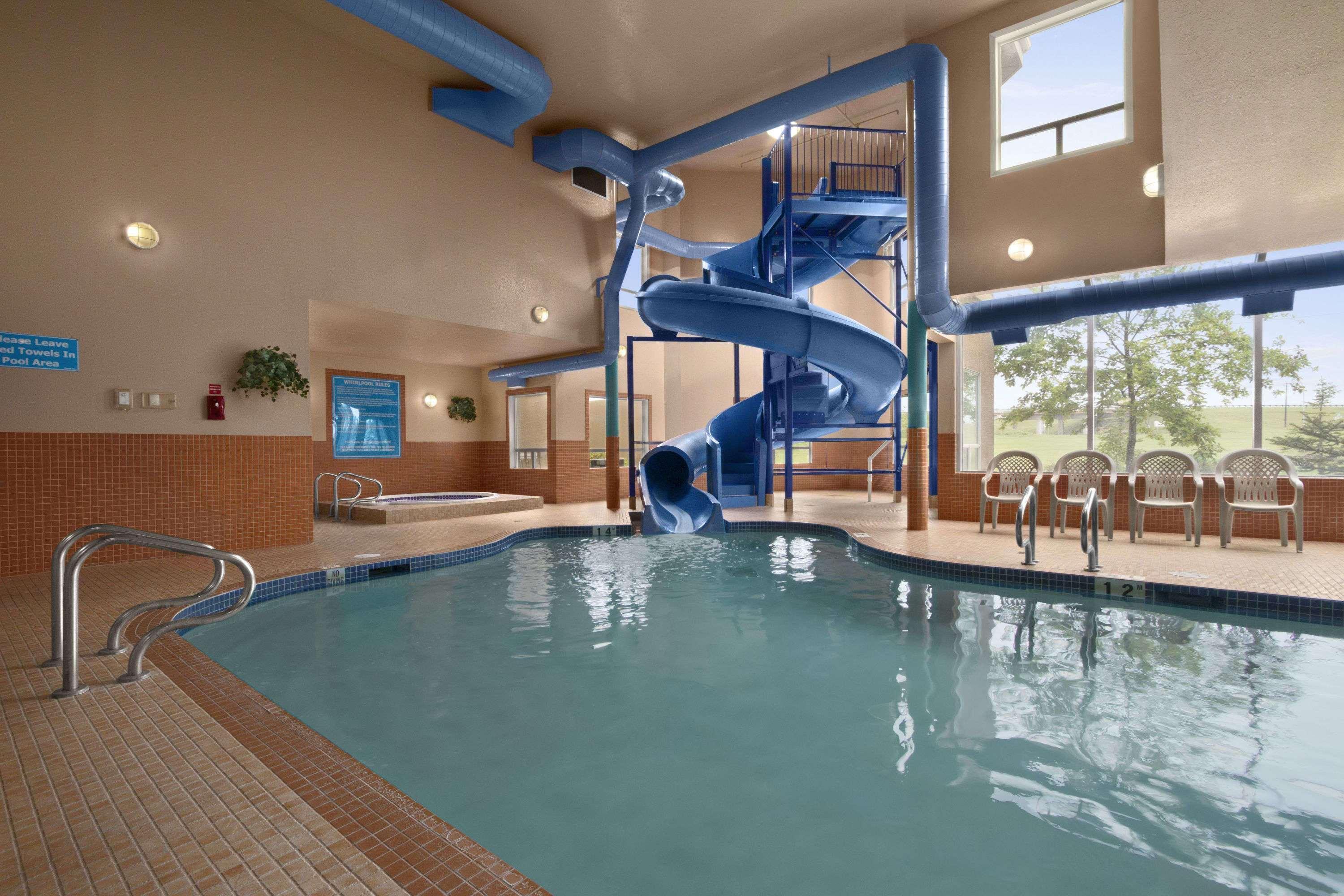 Days Inn By Wyndham Red Deer Dış mekan fotoğraf