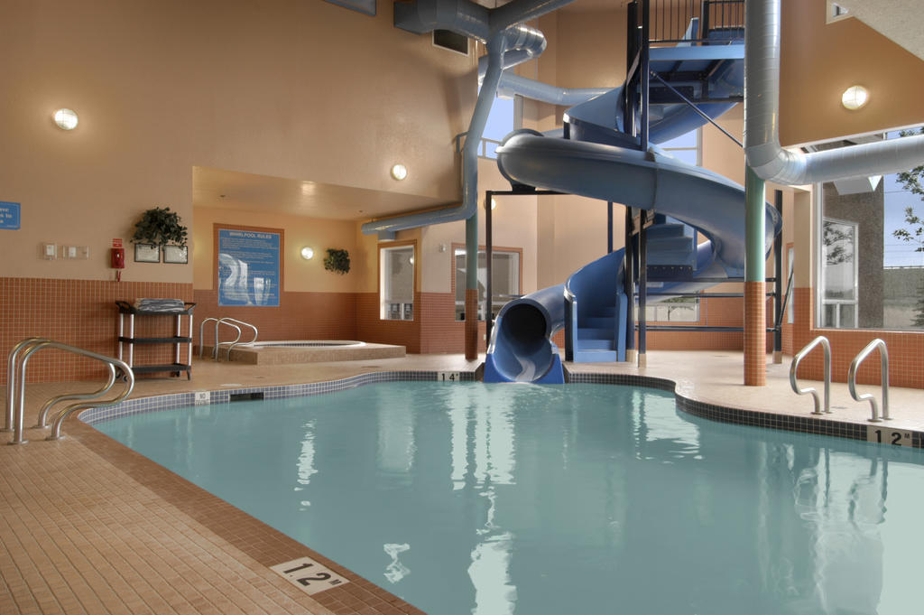 Days Inn By Wyndham Red Deer Dış mekan fotoğraf